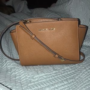 MK messenger/crossbody bag